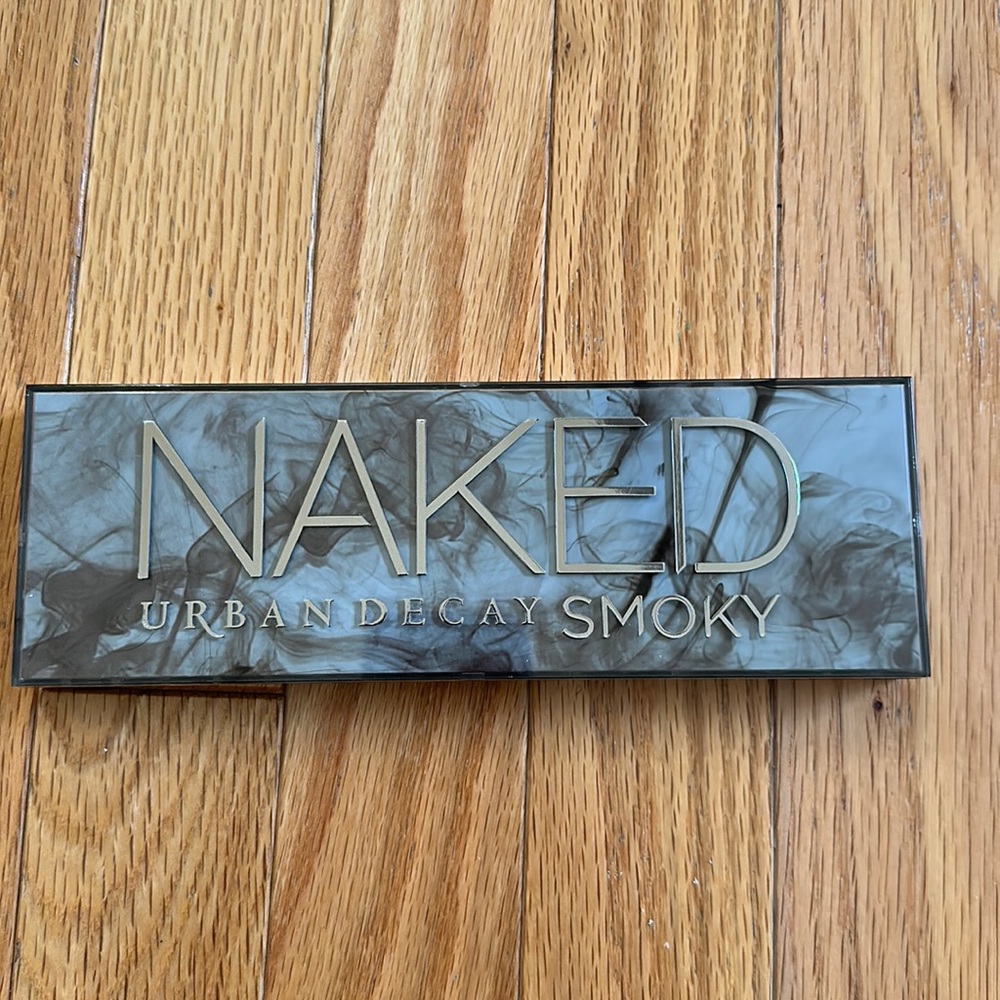 Urban decay smoky pallet